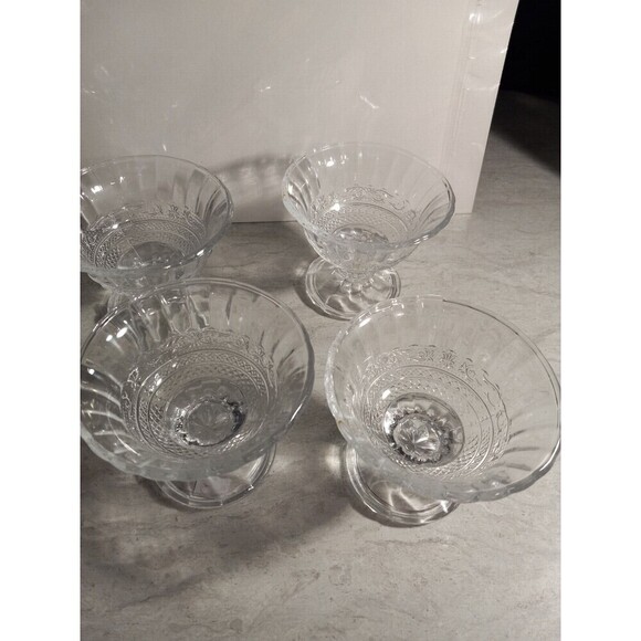 Vintage set of 4 dessert bowls . Pattern is of Scroll and Diamonds. - Picture 2 of 4